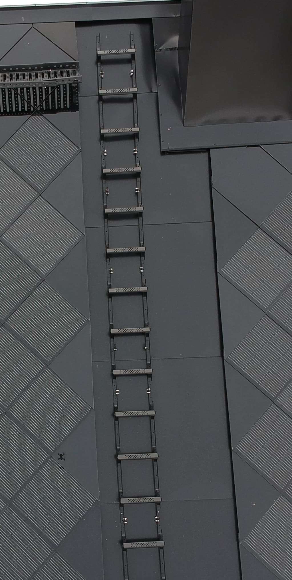 Roof ladder